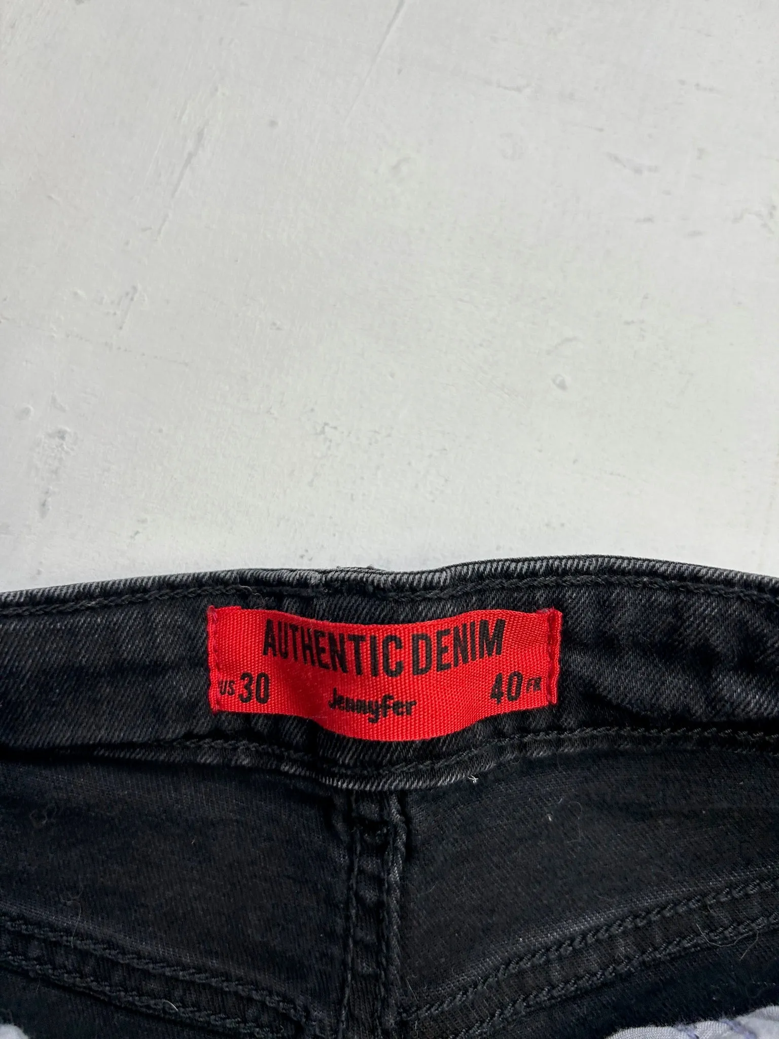 Grey denim low rise mid short jorts (M)